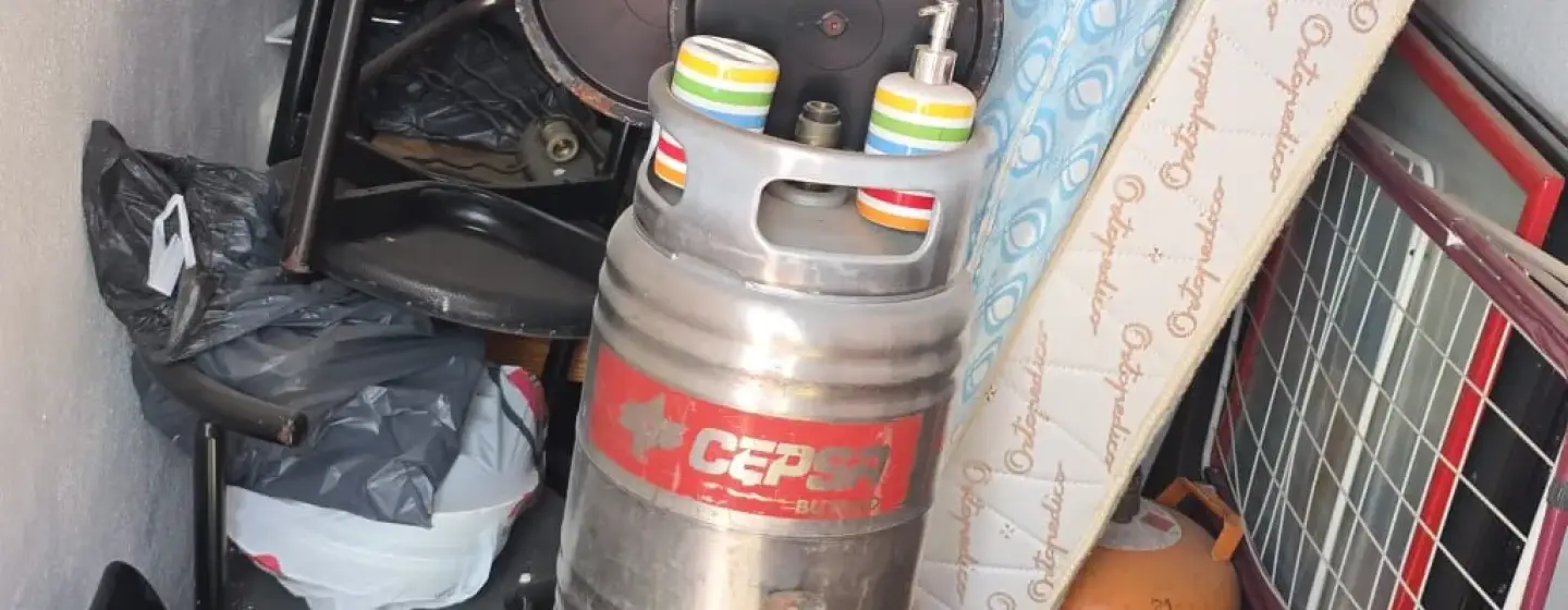 Извозване на стари мебели и обзавеждане