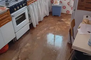 Отводняване и разчистване след наводнение